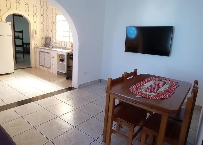 Casa Temporada No Indaia Com Wi-Fi E Churrasqueira